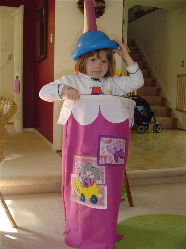 Ilustración para el artículo titulado Homemade Halloween Costume Photo Gallery